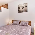 Apartamento With A Parking Space Mali Losinj, Losinj - 19618 *