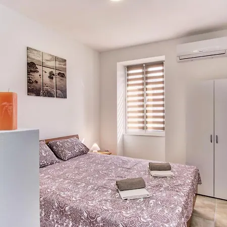 Apartamento With A Parking Space Mali Losinj, Losinj - 19618 *