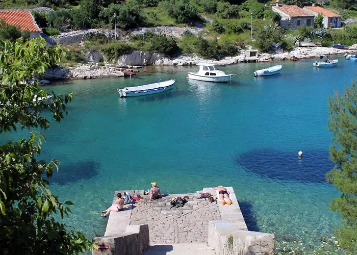 Apartament With A Parking Space Mali Losinj, Losinj - 19618 Mali Lošinj