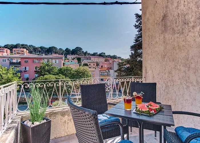 Apartament With A Parking Space Mali Losinj, Losinj - 19618 Mali Lošinj